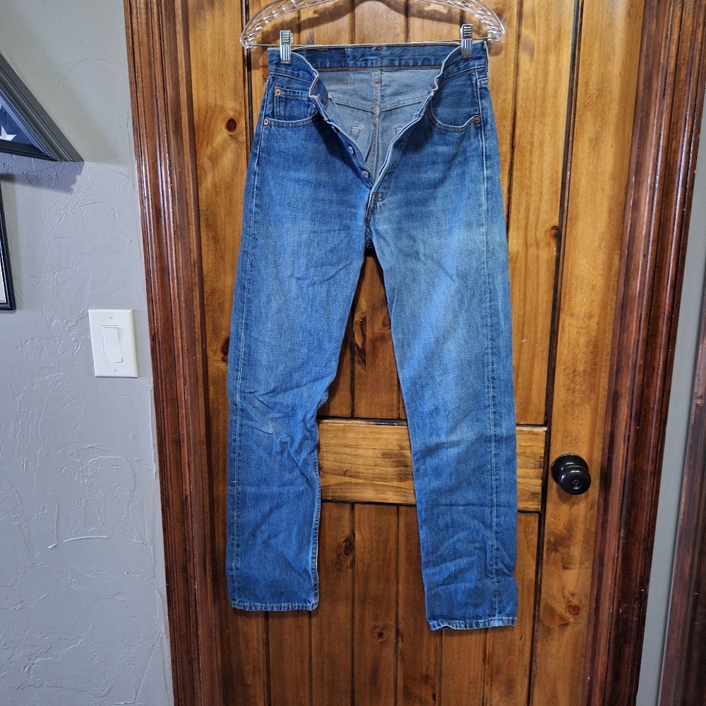 Levi's Classic Blue Straight Jeans Versatile Style